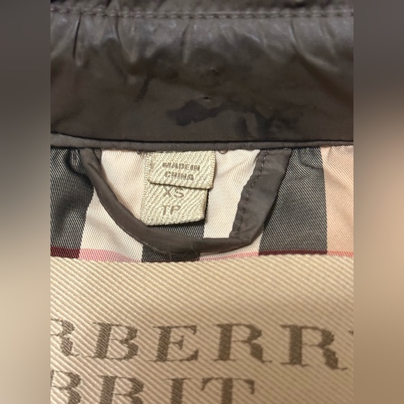 Burberry Quilted Brown Puffer Jacket - Picture 15 of 17